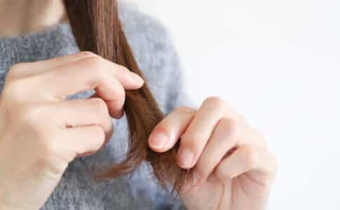 40代必見！髪がパサパサする原因と日頃からできる対策を紹介